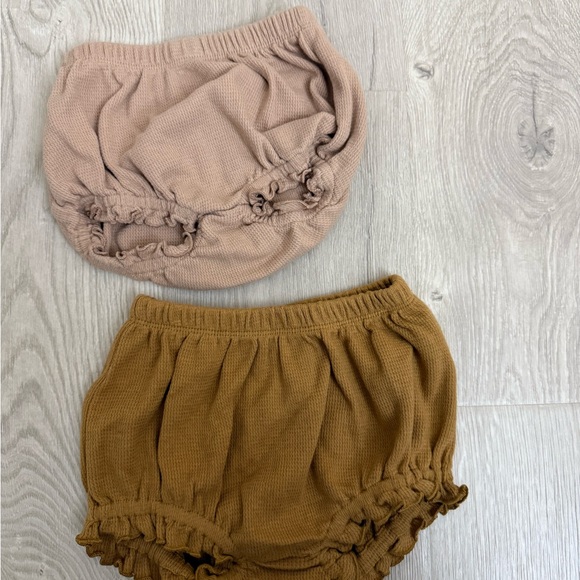 Baby Waffle Knit Bloomers Set - Picture 2 of 5